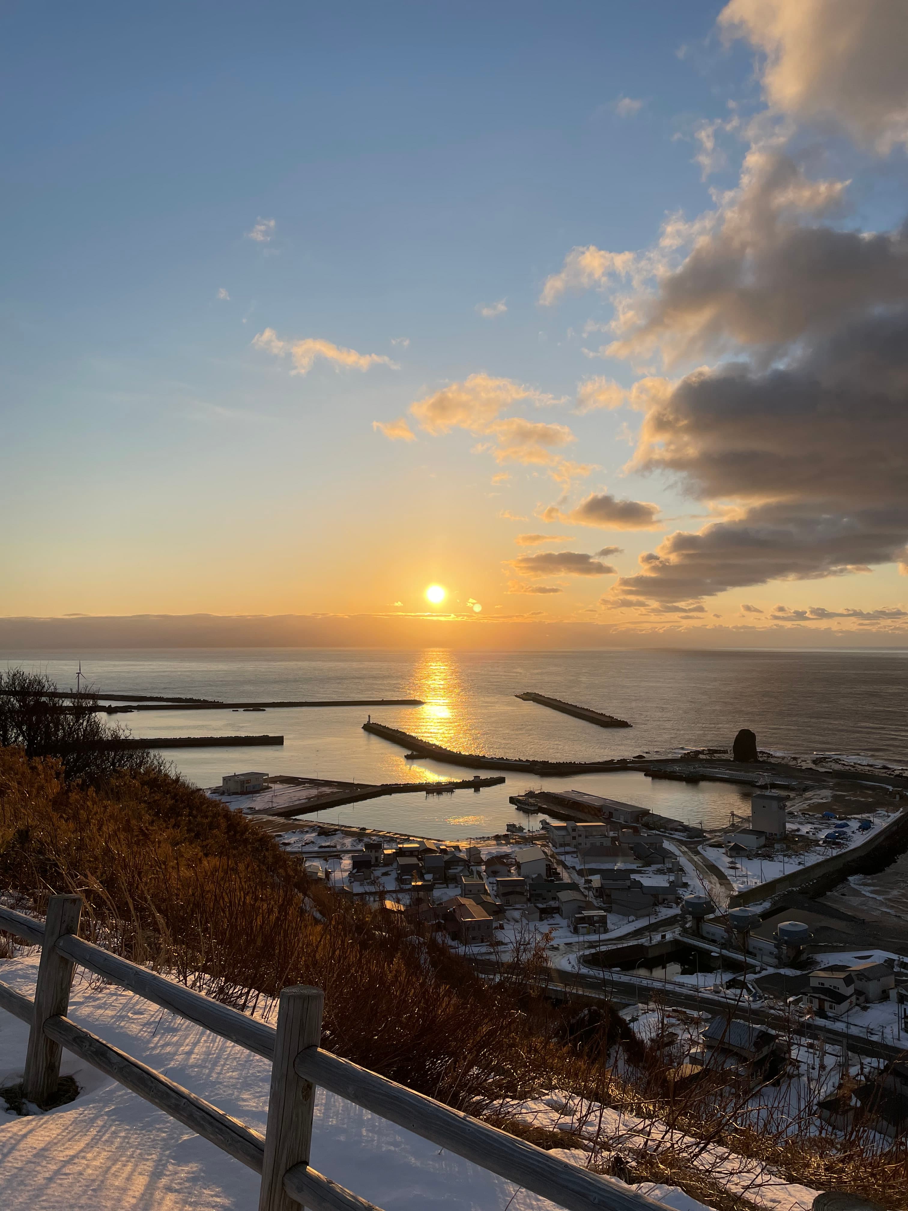 せたなの夕日